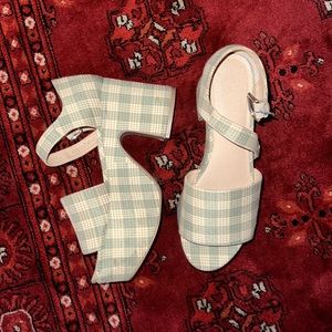 70s Style Platform Wide Heels in Plaid Detail